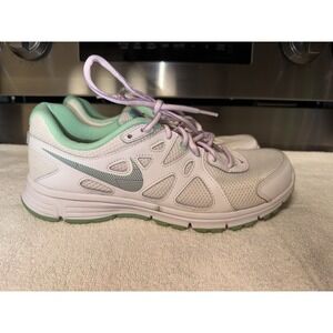 Nike Revolution Ladies Sneakers Size 9.5 White And Teal